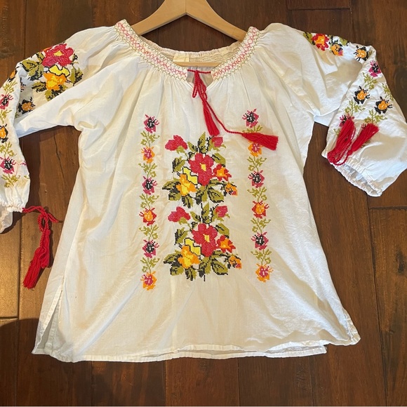 Royal Moda Boho Embroidered Top Size Medium - Picture 4 of 8